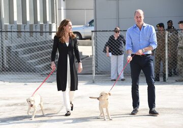 Kate i William podczas wizyty w Army Canine Centre