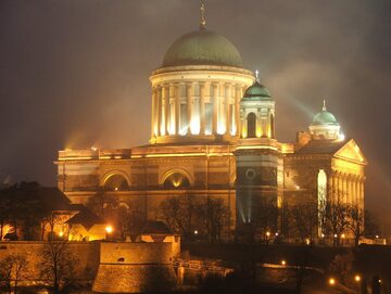 Katedra w Ostrzyhomiu, największa i najważniejsza katedra katolicka na Węgrzech