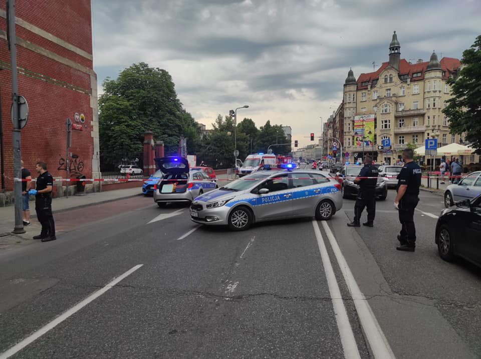Katowice. Autobus potrącił 19-latkę. Kierowca doprowadzony