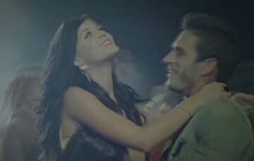 Katy Perry i Josh Kloss w teledysku do piosenki