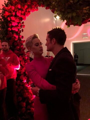 Katy Perry i Orlando Bloom i pierścionek zaręczynowy