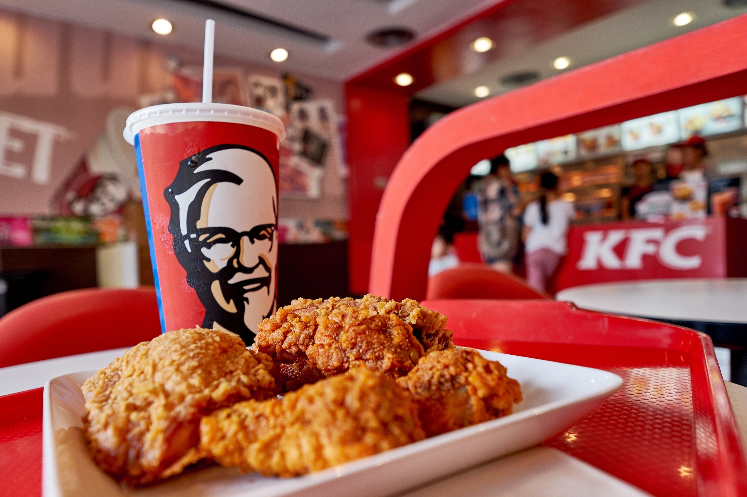 Kfc фото. Партнеры KFC. Большие вредные KFC.