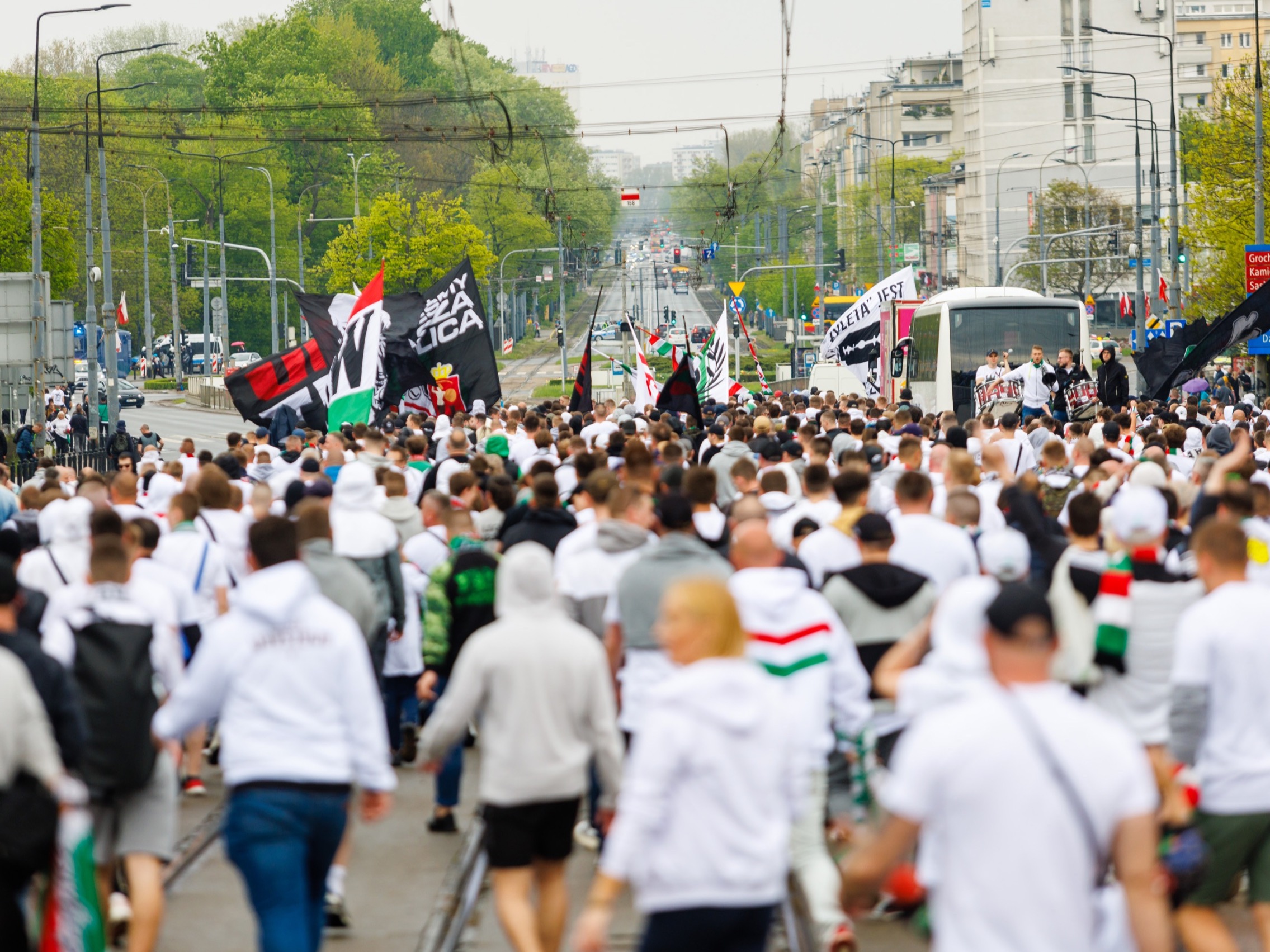 Kibice Legii Przejęli Ulice Warszawy. Wszystko Przed Finałem Na PGE ...