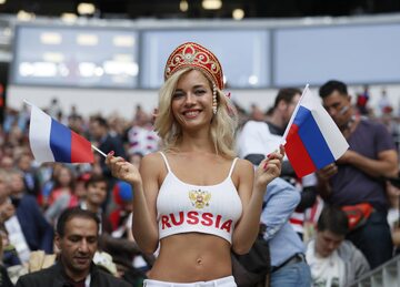 Kibicka drużyny Rosji na ceremonii otwarcia MŚ 2018