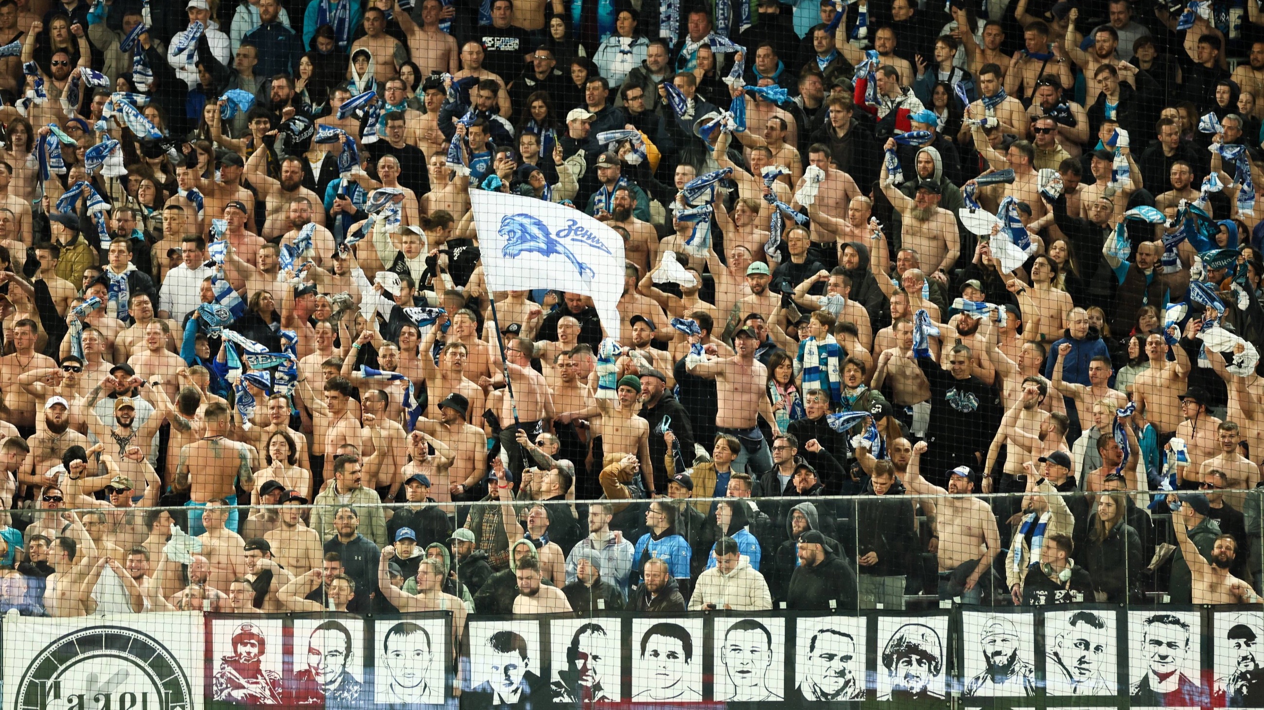 Kibole z Rosji brutalnie zaatakowali Polaków. To miało być „polowanie” – Liga Konferencji Europy UEFA – Sport Wprost Kibole z Rosji brutalnie zaatakowali Polaków. To miało być „polowanie” – Liga Konferencji Europy UEFA – Sport Wprost