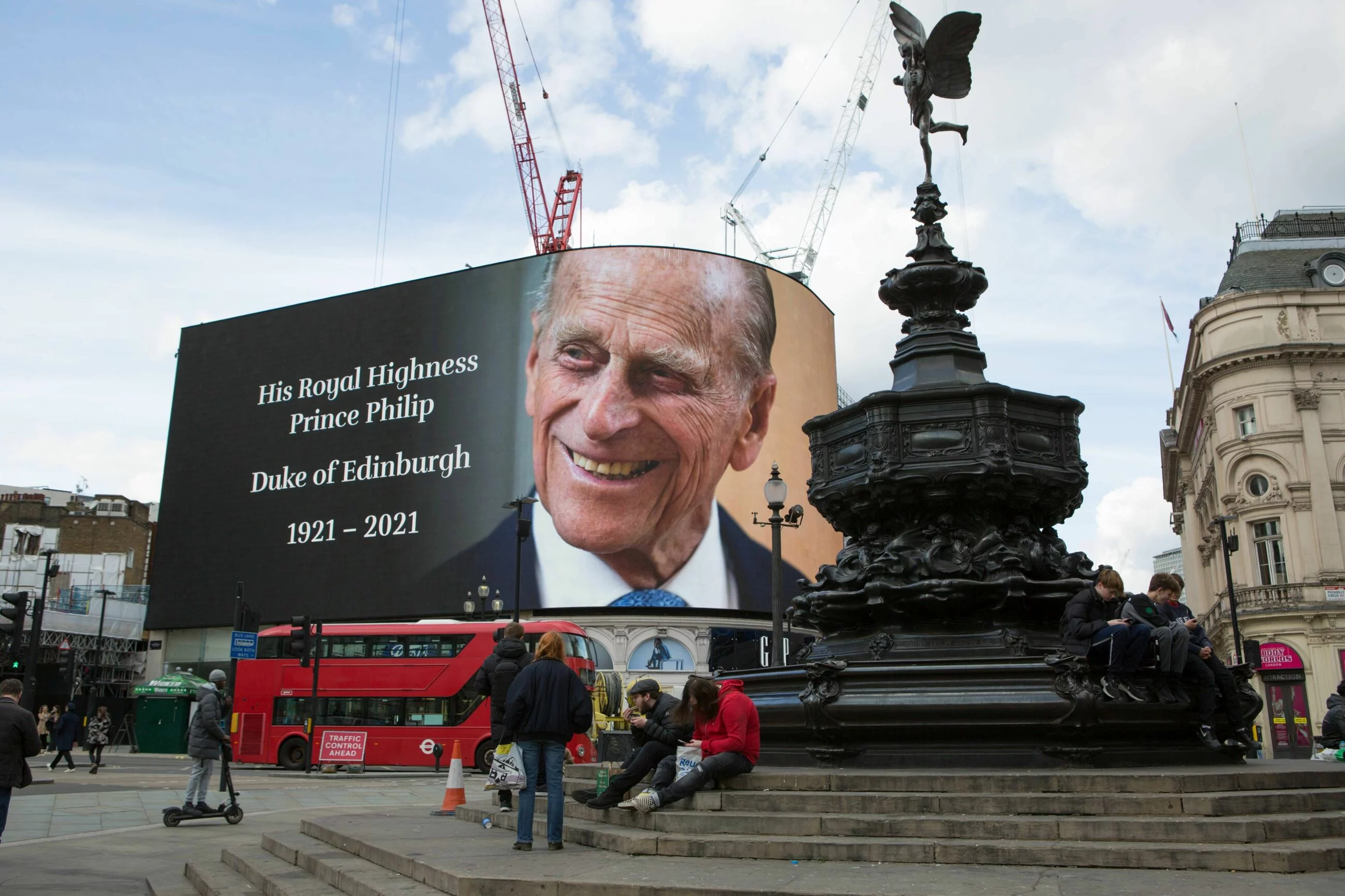 Billboard pożegnalny księcia Filipa przy Piccadilly Circus