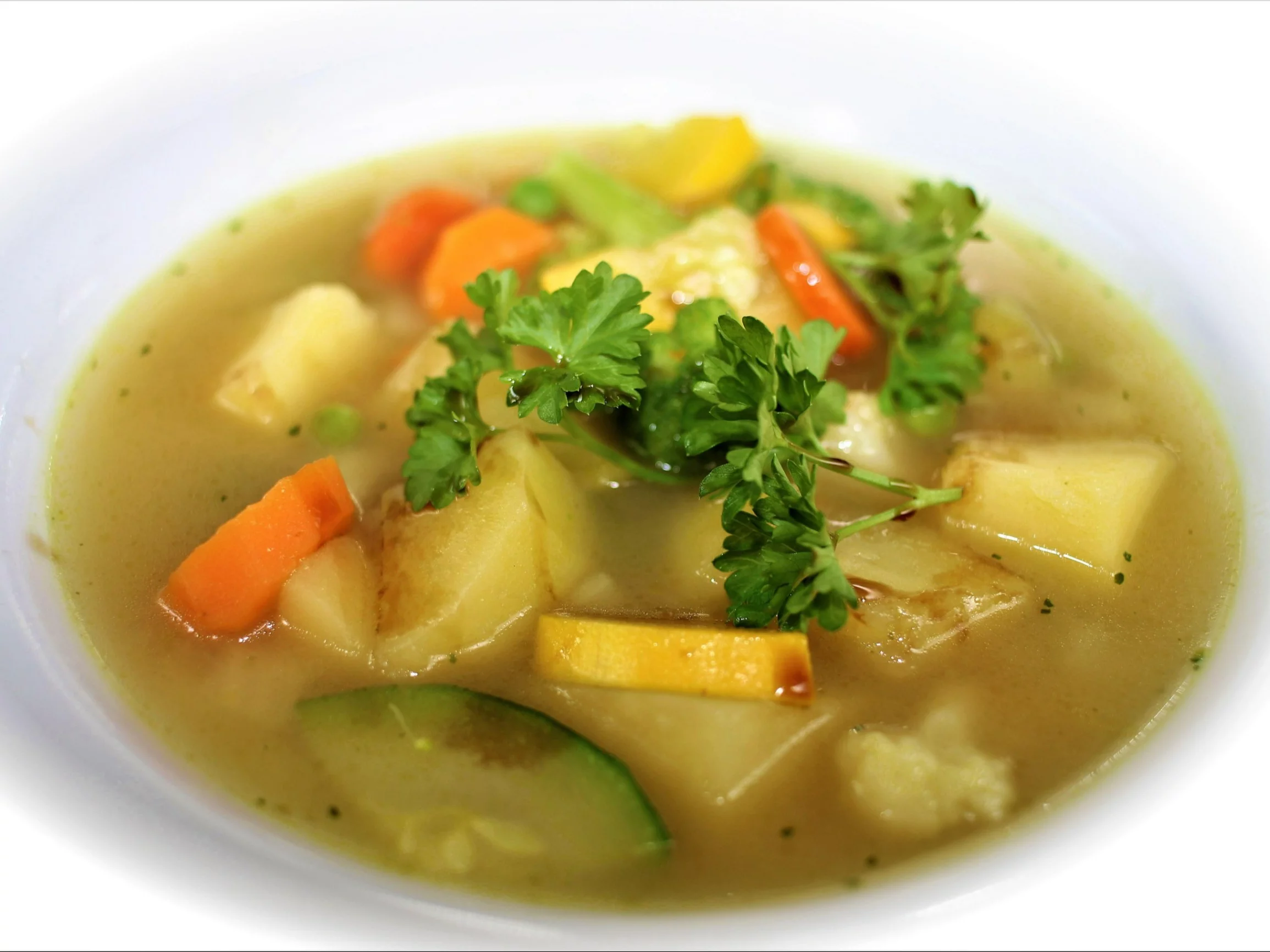 Zupa ze świeżych ogórków