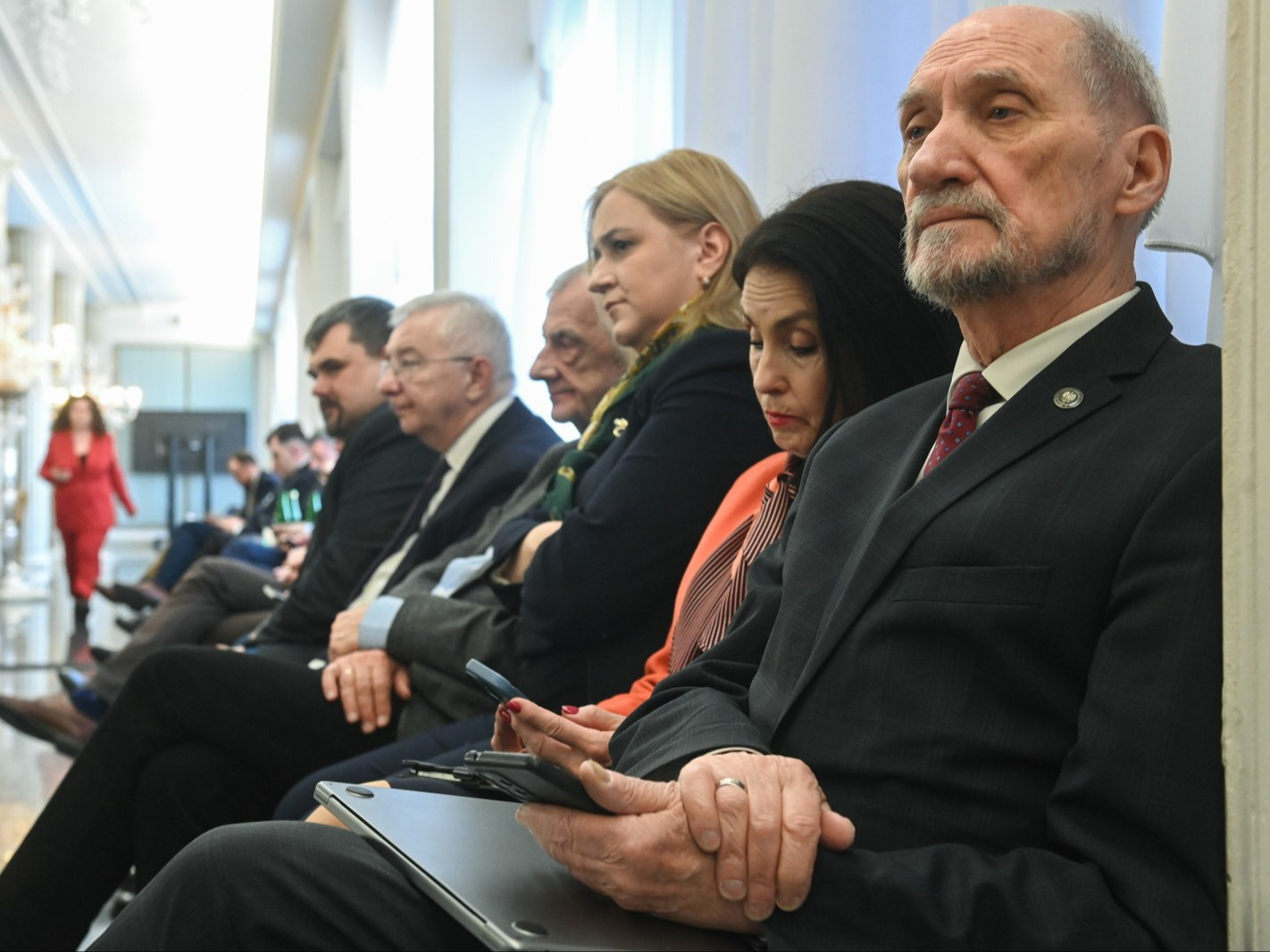 Kiepska passa Macierewicza nie kończy się na prawie jazdy. Kolejne śledztwo