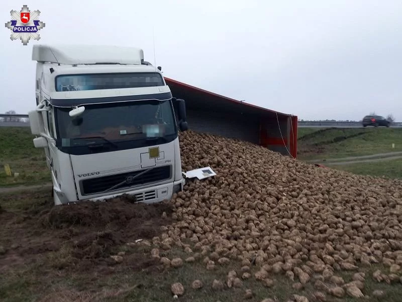 Wypadek TIR-a pod Krasnymstawem