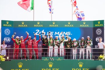Kierowcy kategorii LMP2 na podium 24 godzinnego wyścigu Le Mans