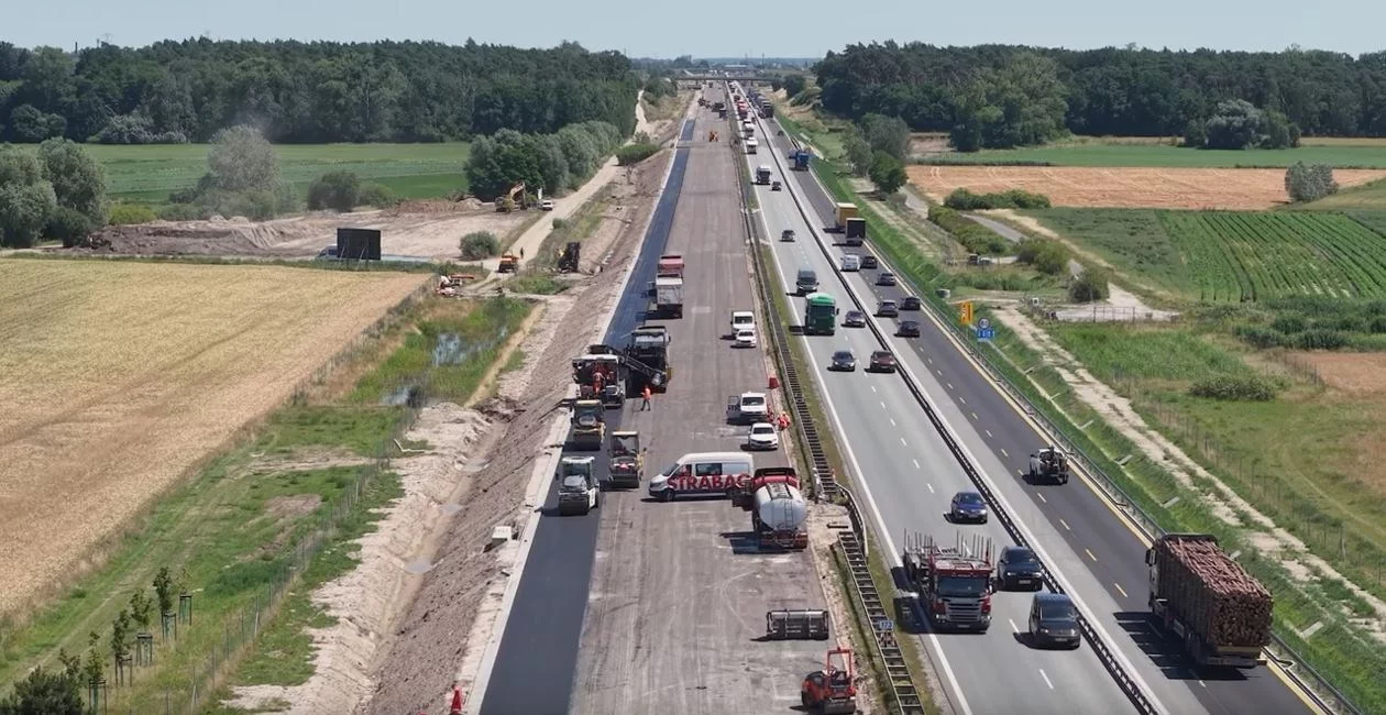 Budowa trzeciego pasa autostrady A2