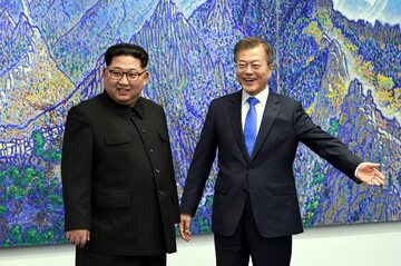 Kim Dzong Un i Moon Jae-in