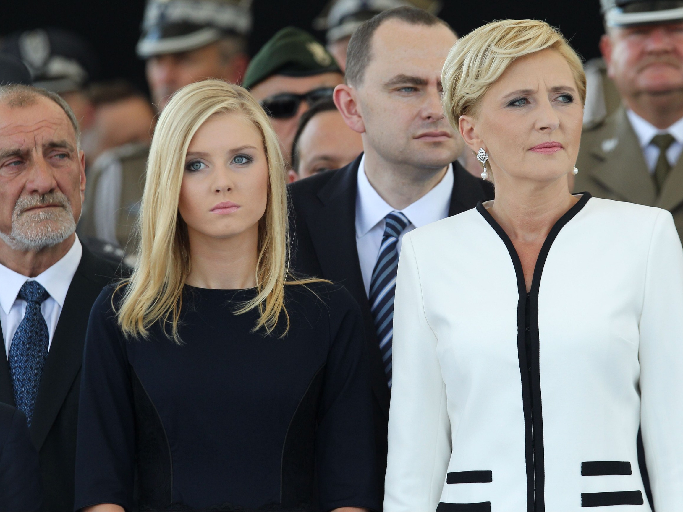 Media donoszą o wypadku Kingi Dudy. Policja skomentowała kolizję z udziałem Jaguara