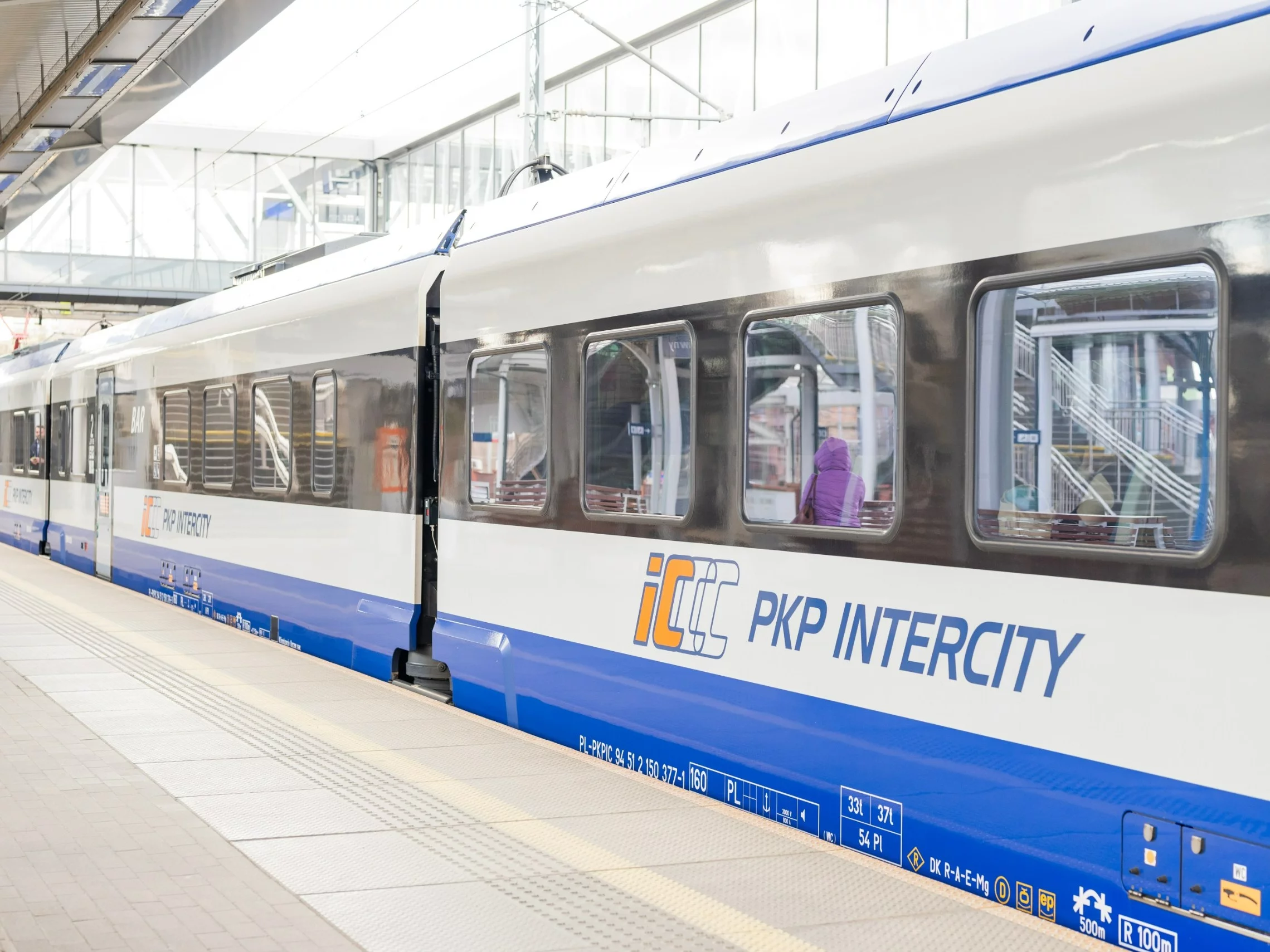 Kłopotliwe wagony wprowadzają pasażerów w błąd. PKP ma rozwiązanie