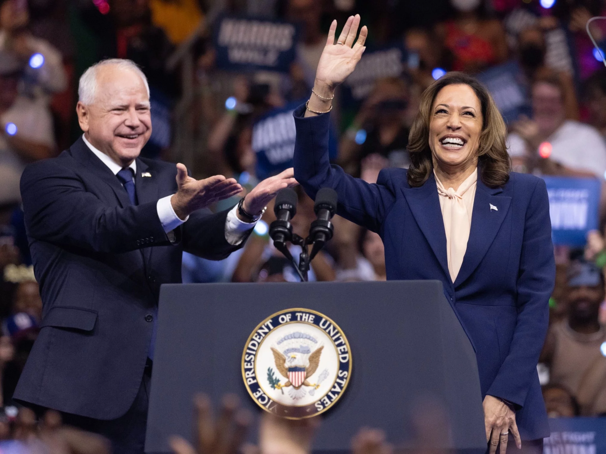 Kamala Harris i kandydat na wiceprezydenta Tim Walz