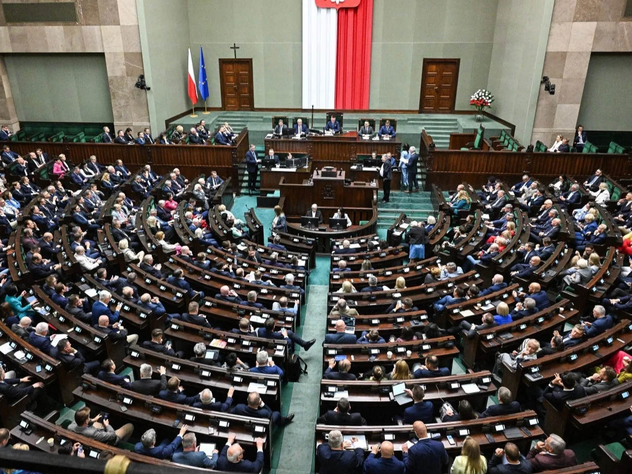 KO ramię w ramię z lepszego sortu. Zaskakujące sceny w Sejmie!