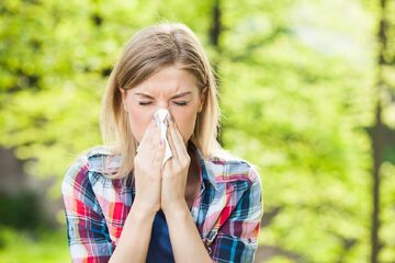 Kobieta cierpiąca na alergię