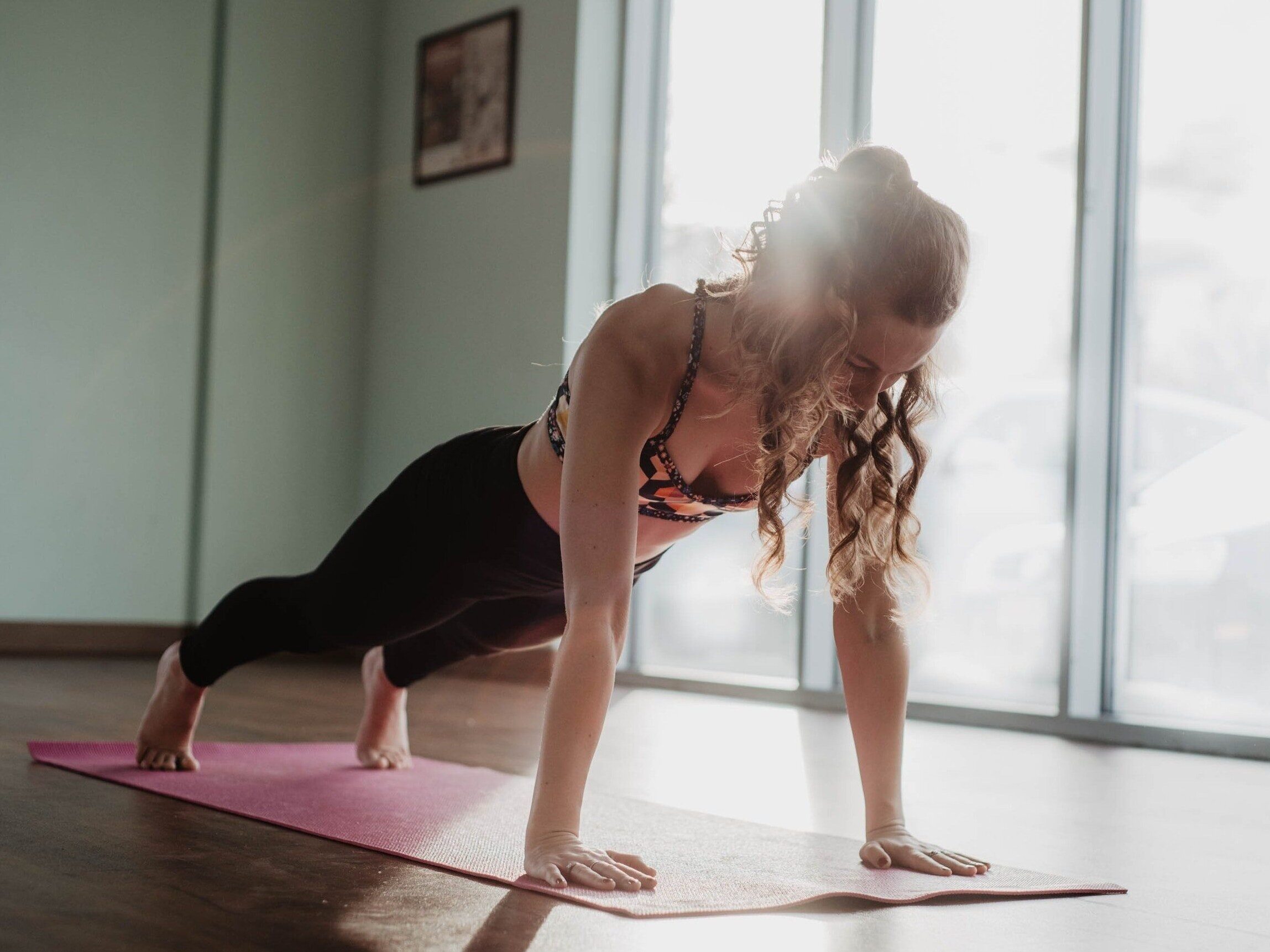 Hot yoga jako sposób na depresję? Nowe badania mówią jasno