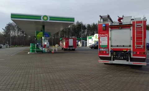 Kolizja wydawała się niegroźna, a trzeba było ewakuować kilkadziesiąt osób