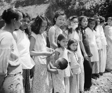 Kobiety z Chin i Malezji oswobodzone z japońskich obozów dla „pocieszycielek”, 1945 rok