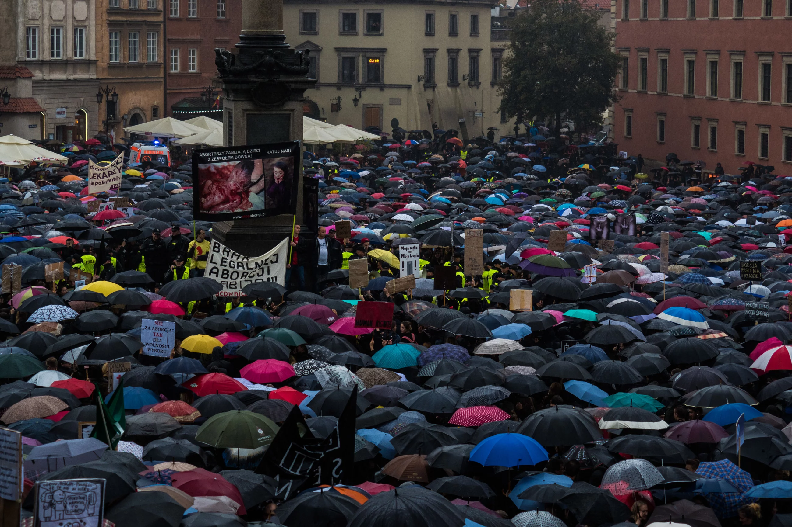 Czarny Protest w Warszawie w 2016 roku