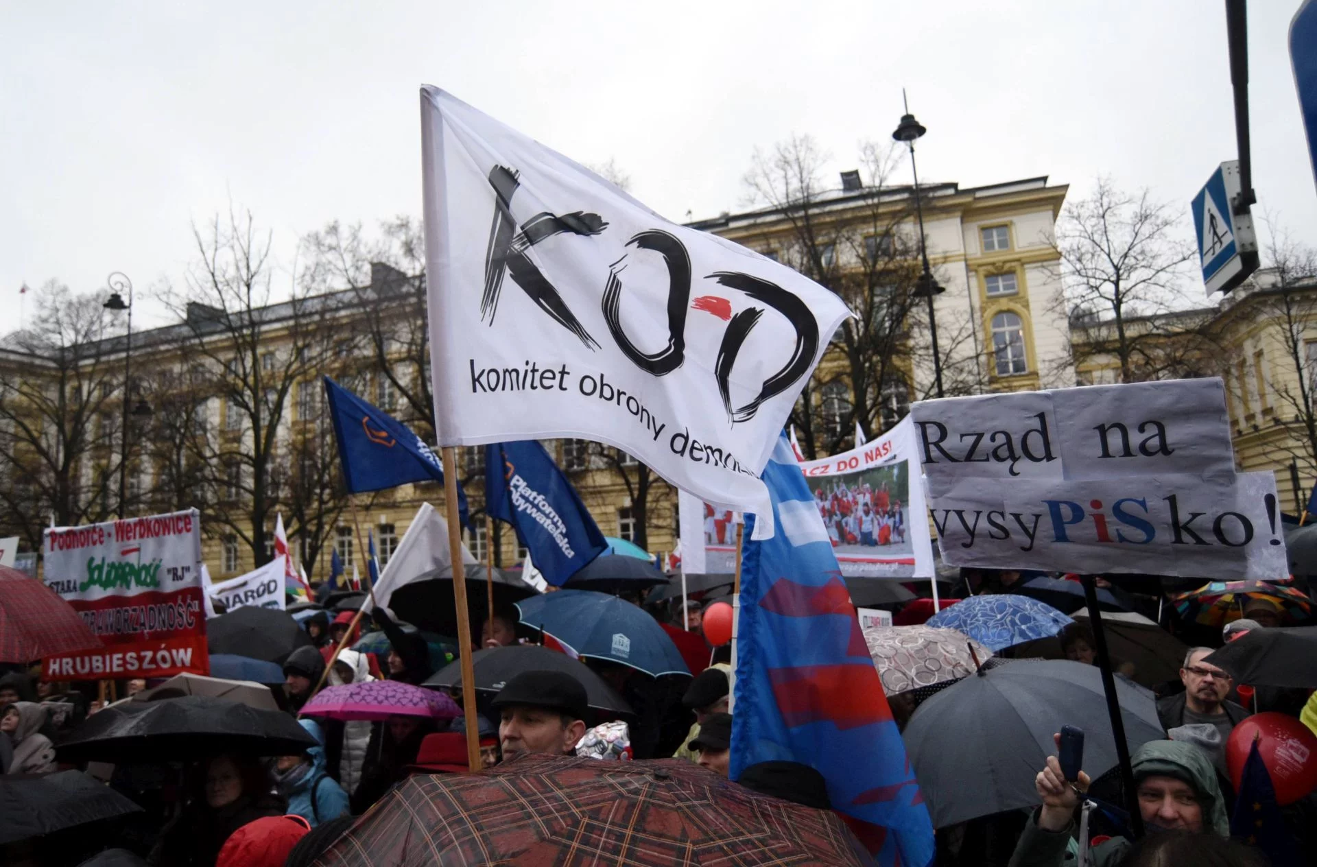 Jeden z protestów Komitetu Obrony Demokracji