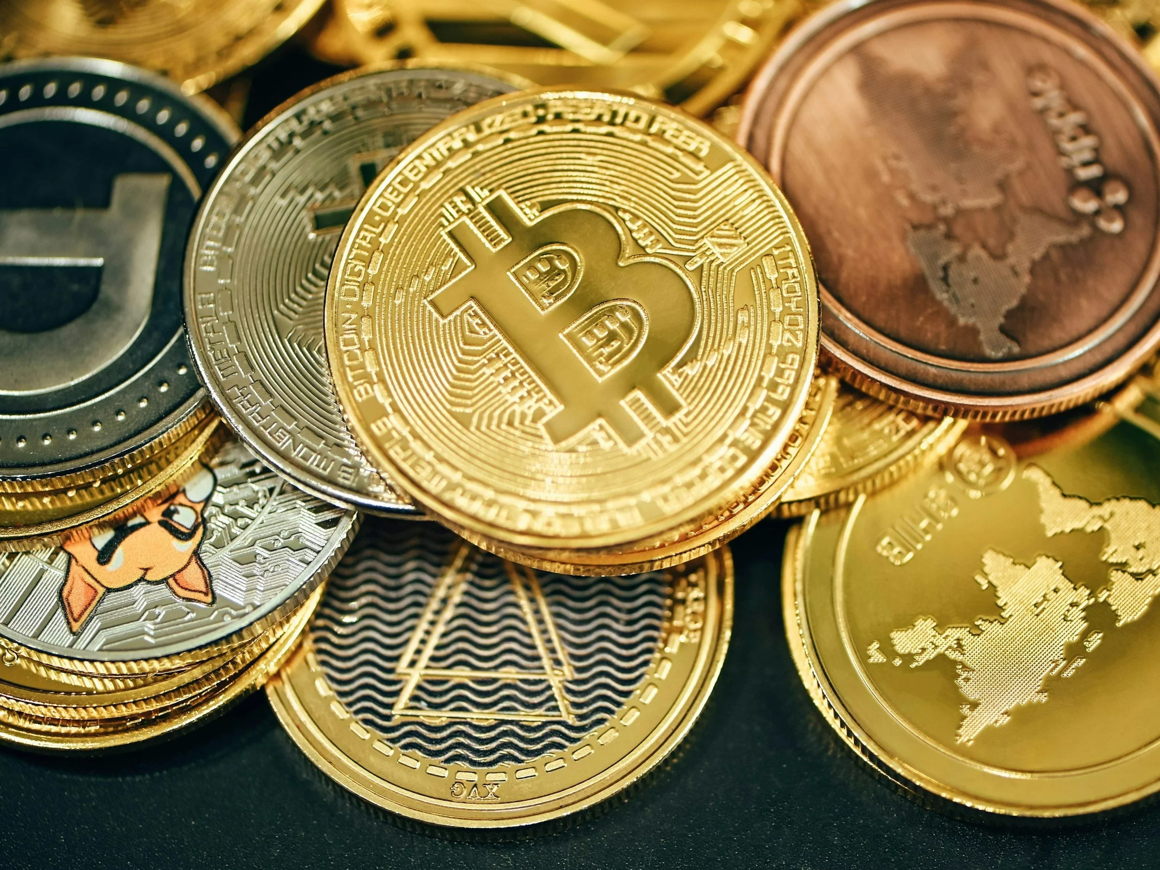 Kolejna giełda krypto na wylocie. Binance ogranicza zakres usług
