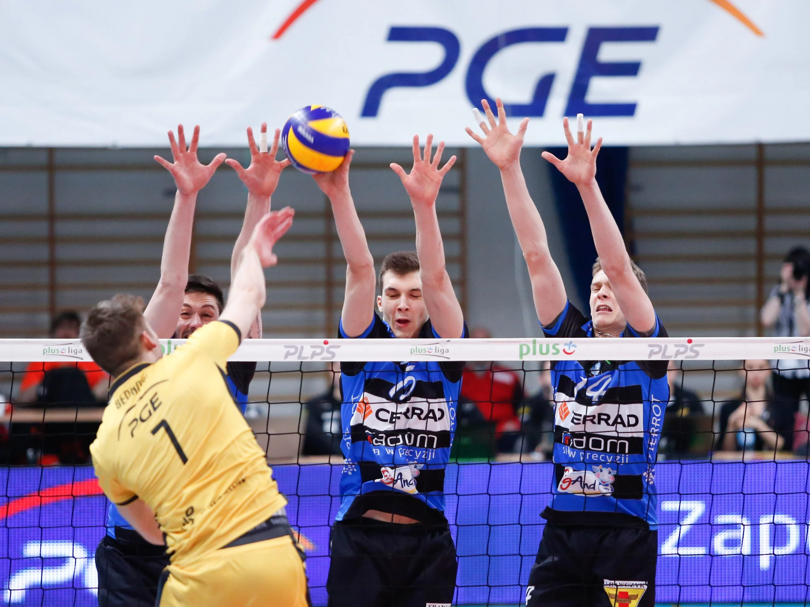 Na zdjęciu: PGE Skra - Bartosz Bednorz; Czarni Radom: Dejan Vincic Norbert Huber Jakub Rybicki