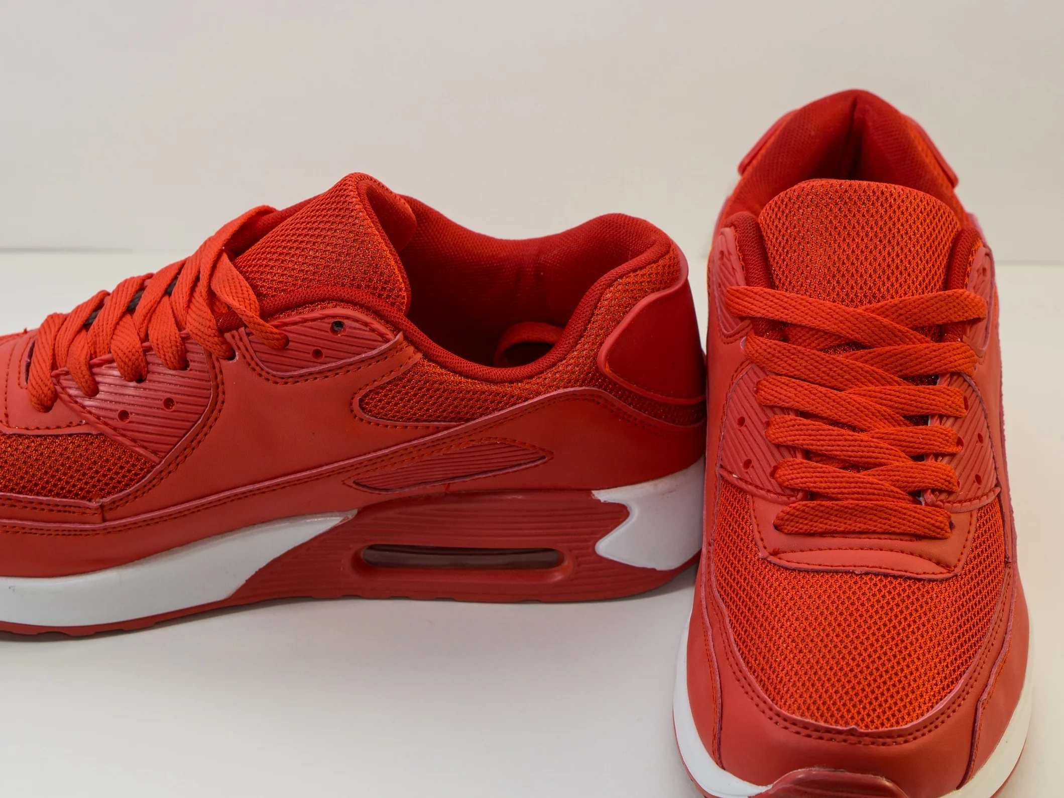 Sneakersy