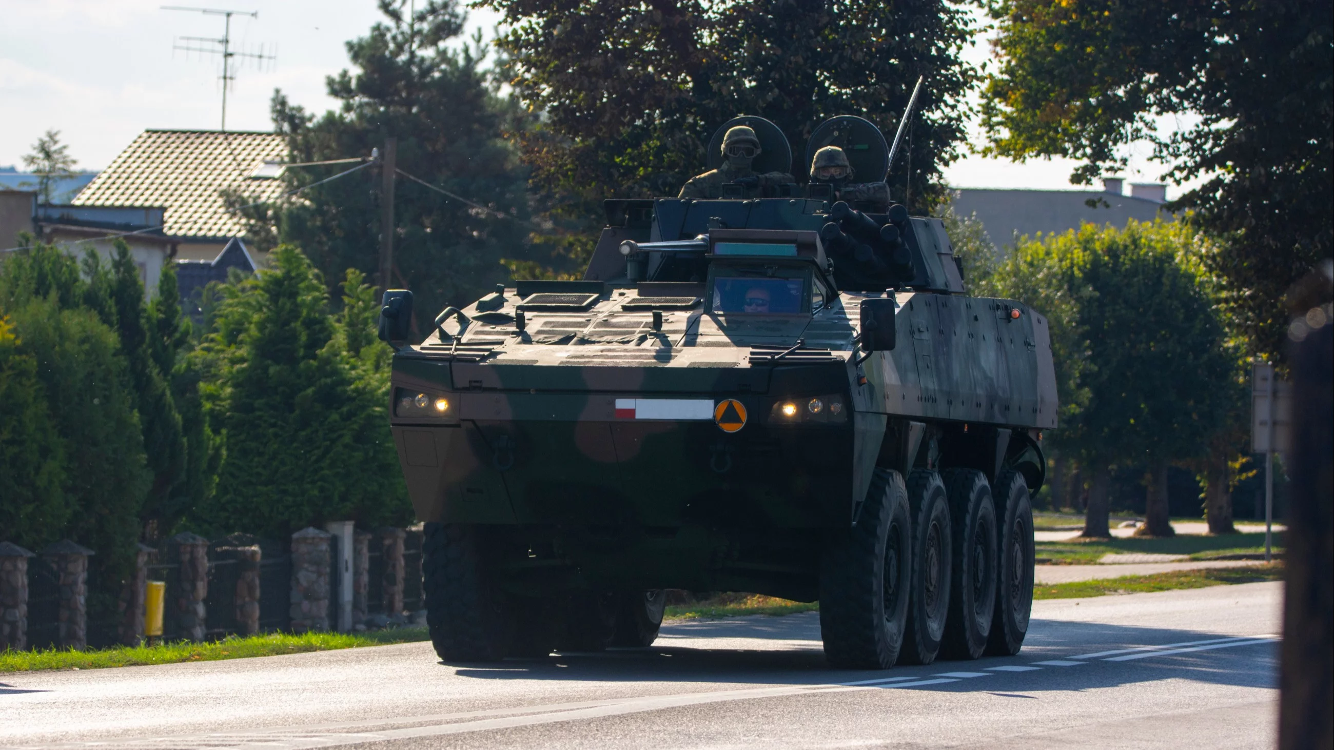 Kolumny wojskowe w całej Polsce. Wojsko apeluje do kierowców