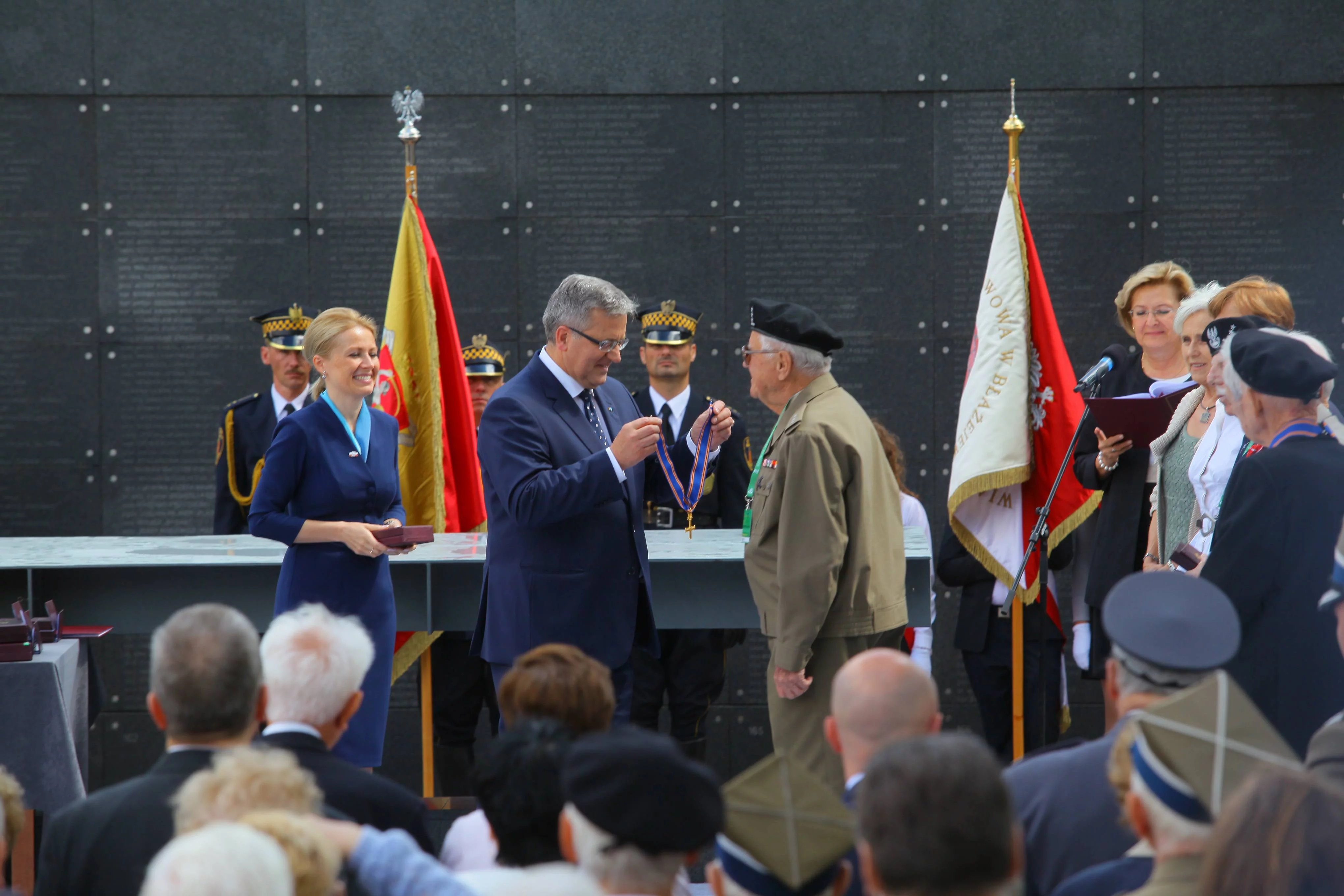 Bronisław Komorowski podczas obchodów 71. rocznicy Powstania Warszawskiego