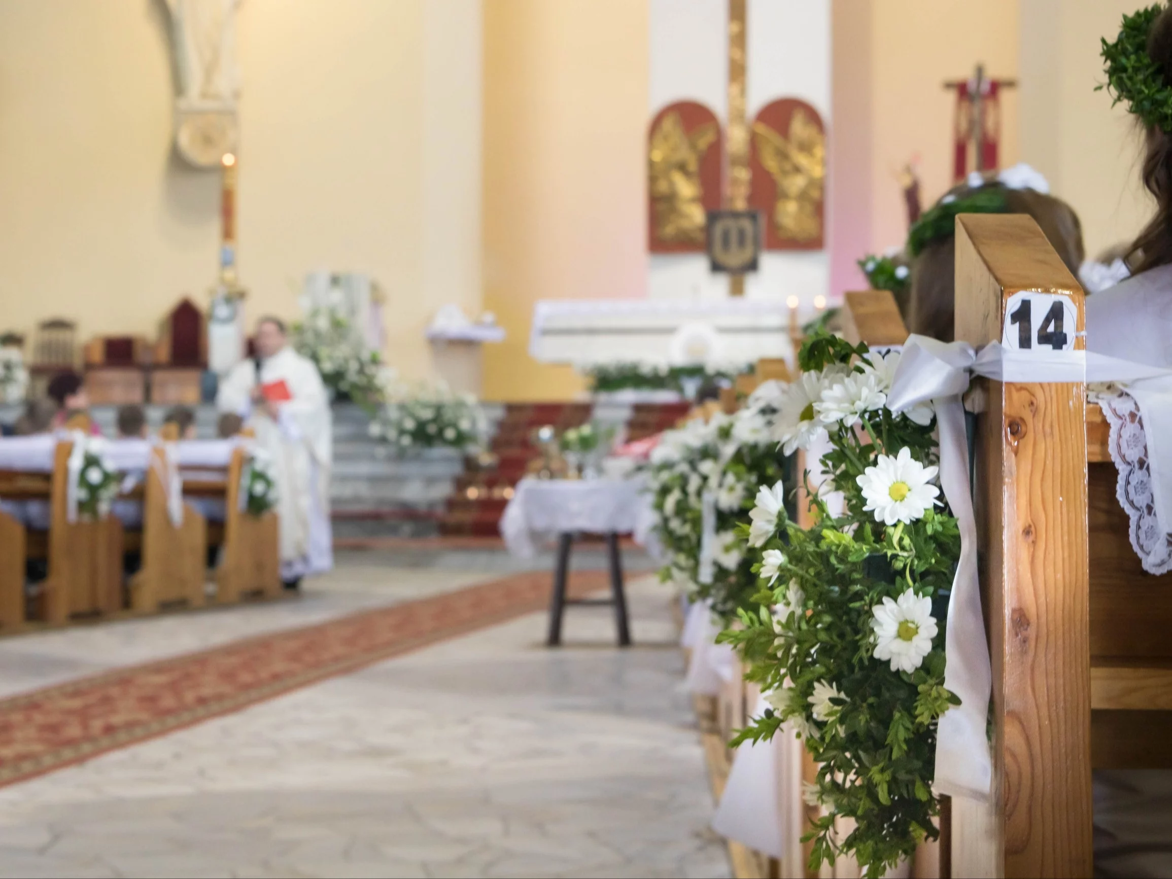 Zbliżają się komunie. Ile włożyć do koperty?