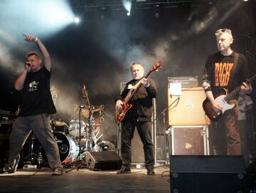 Koncert zespołu Kult. Na zdjęciu od lewej: wokalista formacji Kazik Staszewski, basista Ireneusz Wereński i gitarzysta Piotr Morawiec