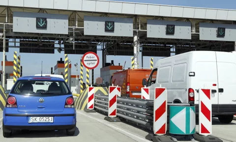 Bramki na autostradzie A4 (fot. PAP/Andrzej Grygiel)