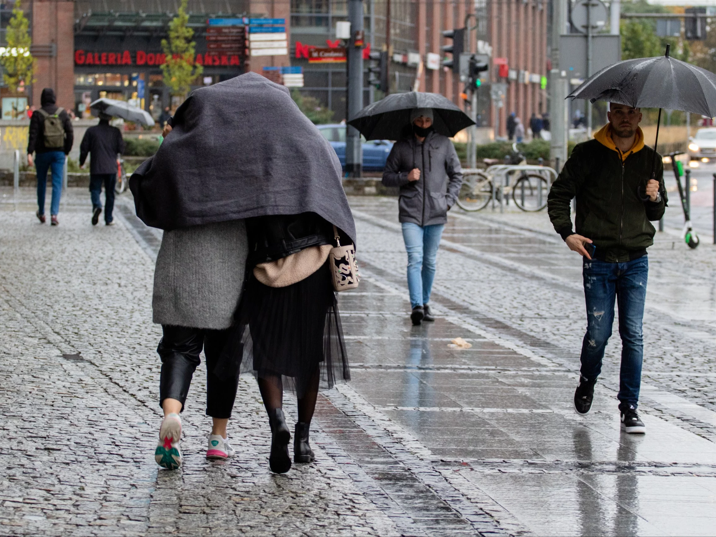 Deszcz w jednym z polskich miast