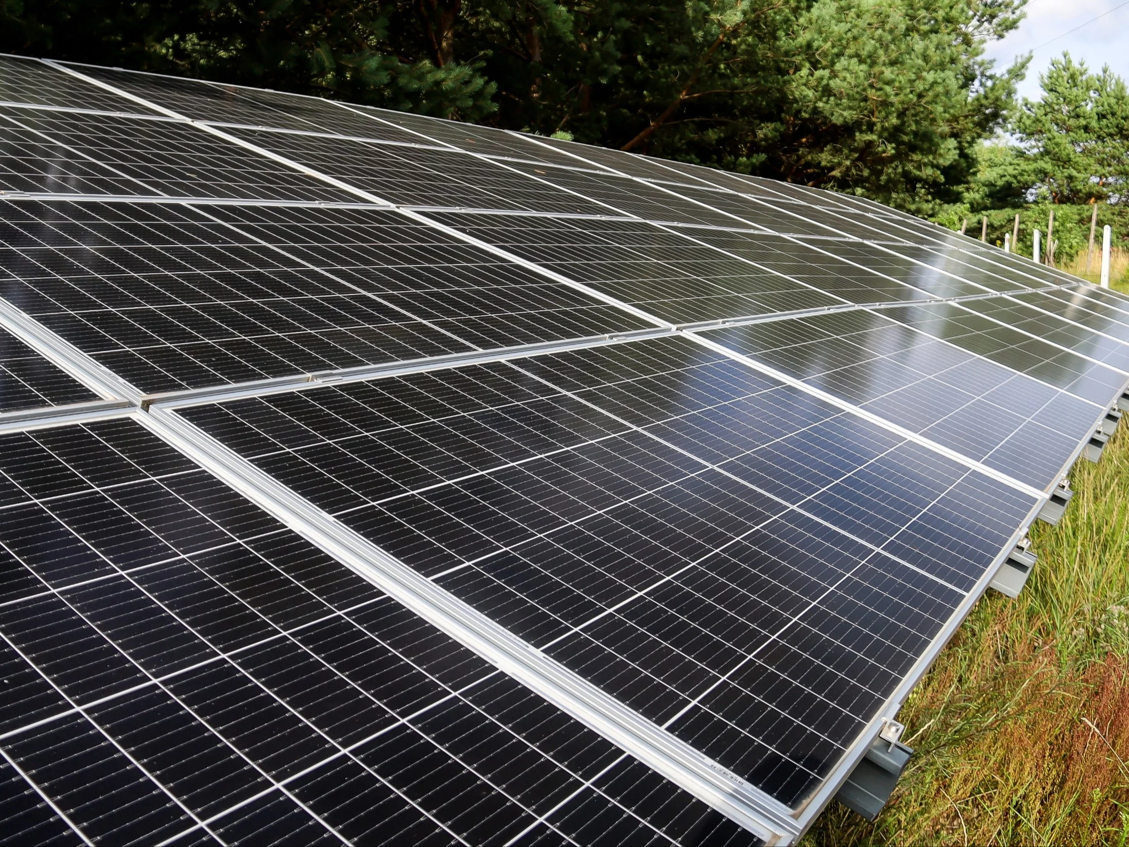 Masz panele słoneczne? Nadwyżki zachowasz dla siebie. Nowy układ zmienia zasady