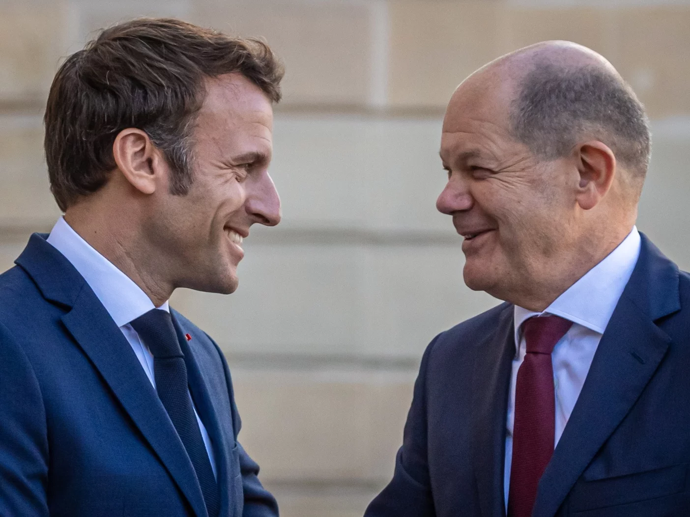 Emmanuel Macron i Olaf Scholz