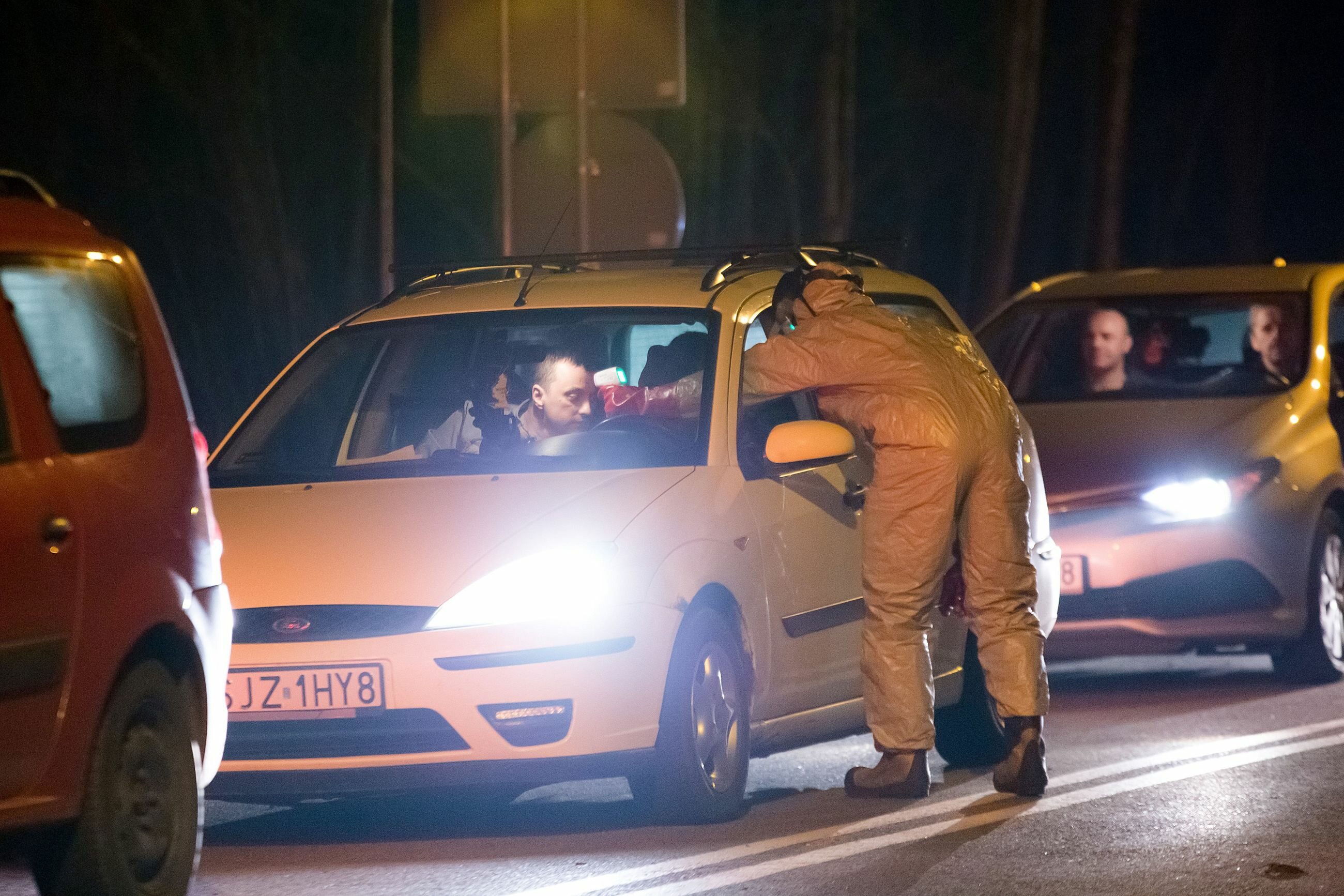 Kwarantanna po powrocie z zagranicy. ZUS: Możliwe chorobowe