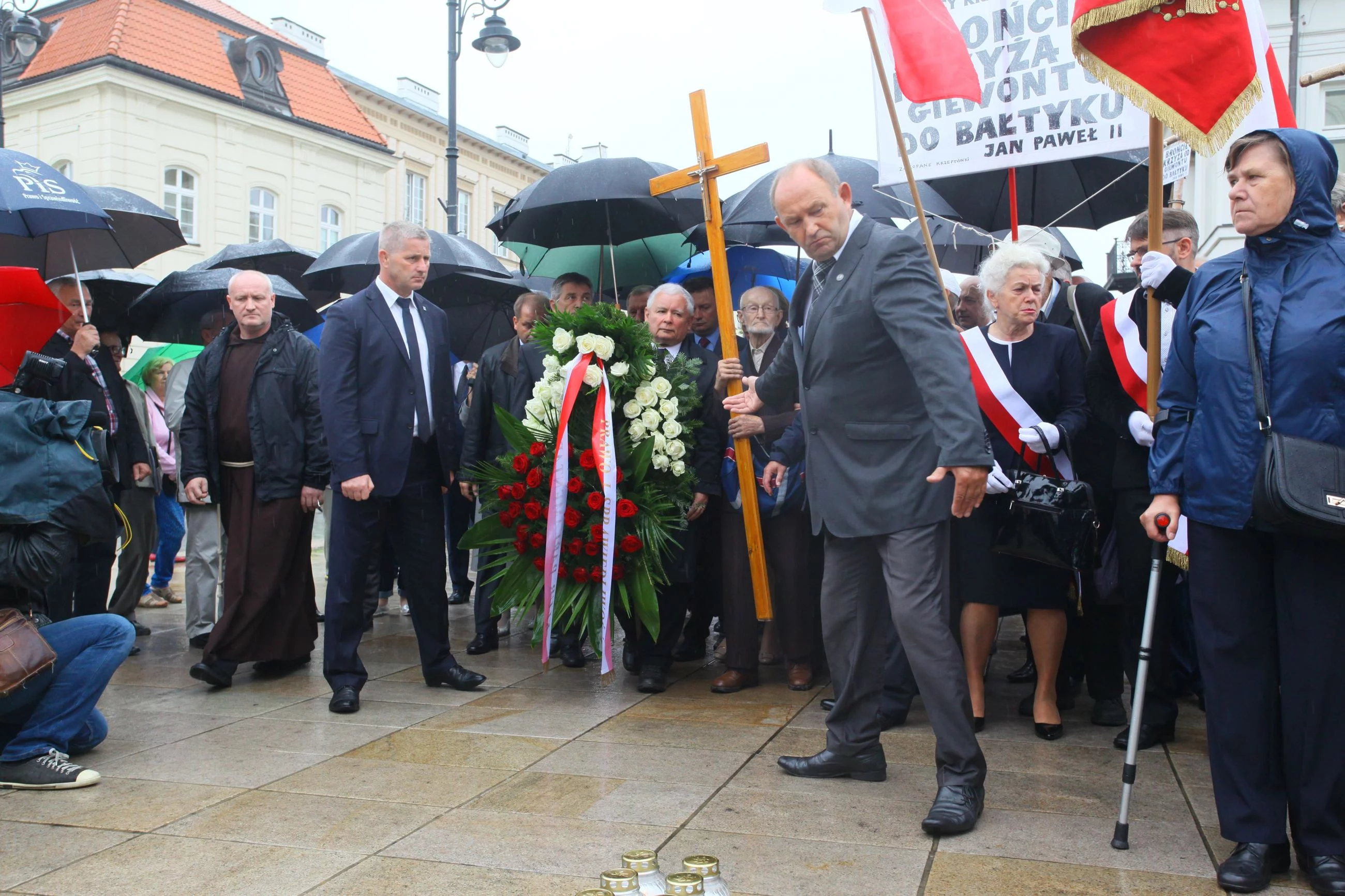 Jedna z miesięcznic smoleńskich