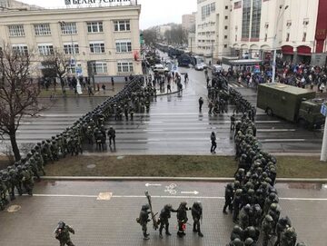Kordon milicjantów w Mińsku, 25 marca