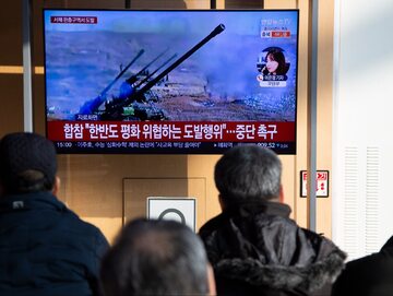 Korea Północna wystrzeliła w stronę granicy ponad 200 pocisków