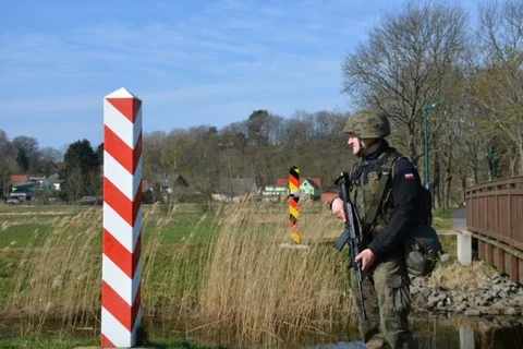 Żołnierz na granicy polsko-niemieckiej