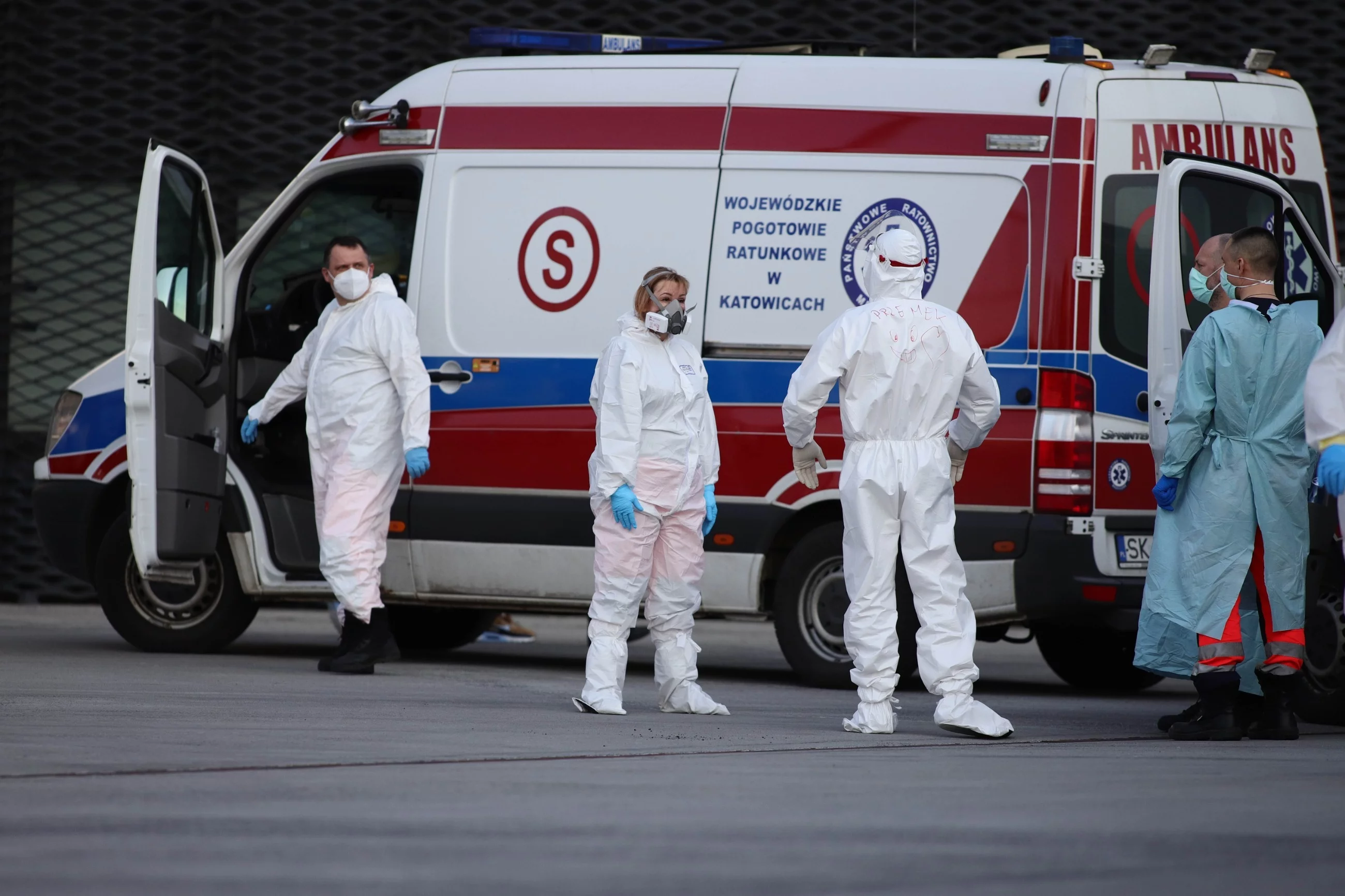 Służby walczące z pandemią koronawirusa, zdjęcie ilustracyjne