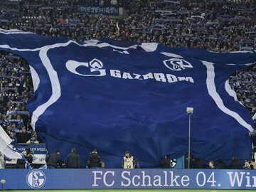 Koszulka FC Schalke 04 na trybunach