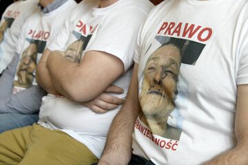 Koszulki ze zdjęciem Igora Stachowiaka po śmierci