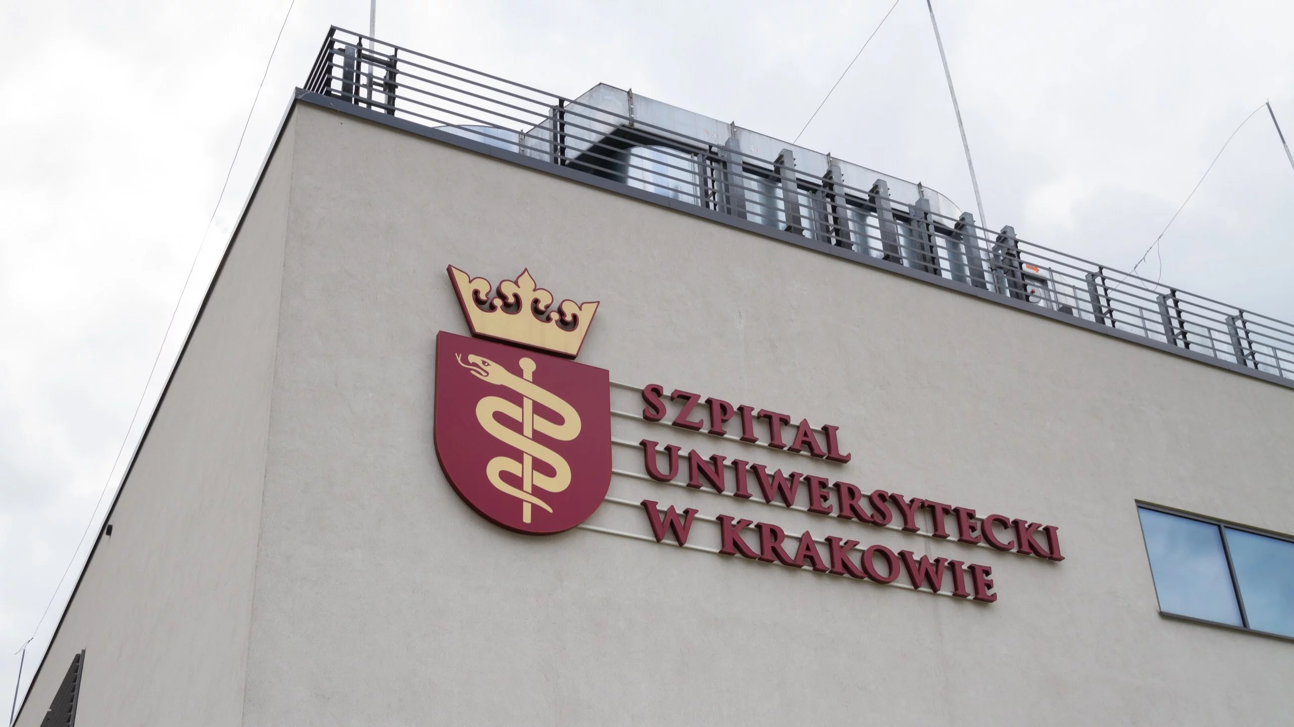 Lekarz zmarł po ataku nożownika w Krakowie. Dyrektor placówki ledwo powstrzymał łzy