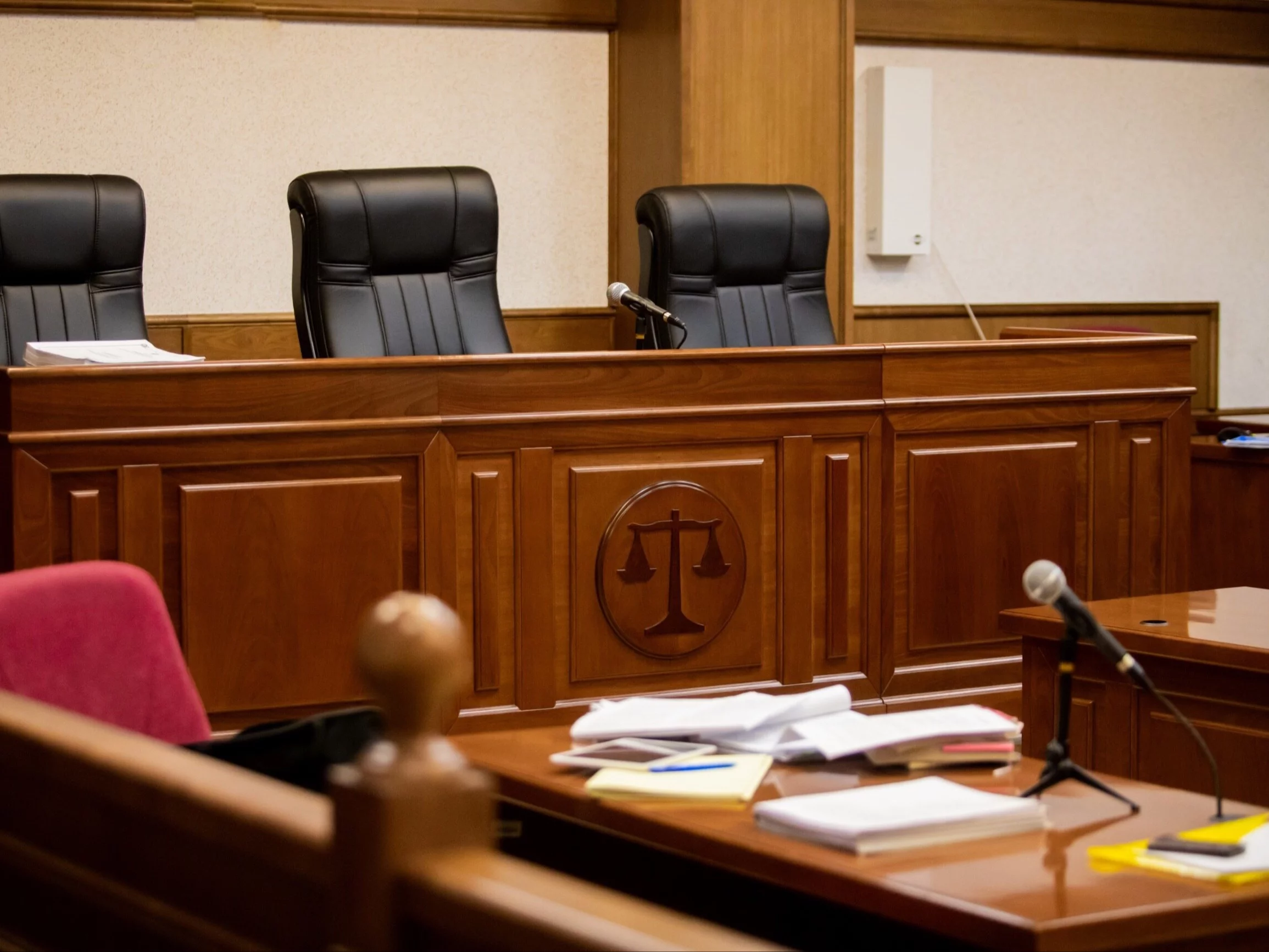 Zabiła męża, podpaliła ciało i wyłudziła emeryturę? Konsternacja w sądzie po zeznaniach