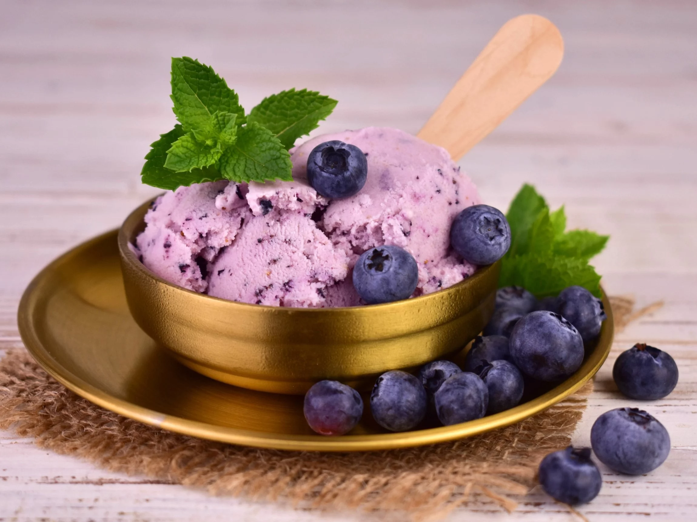 Lody borówkowe