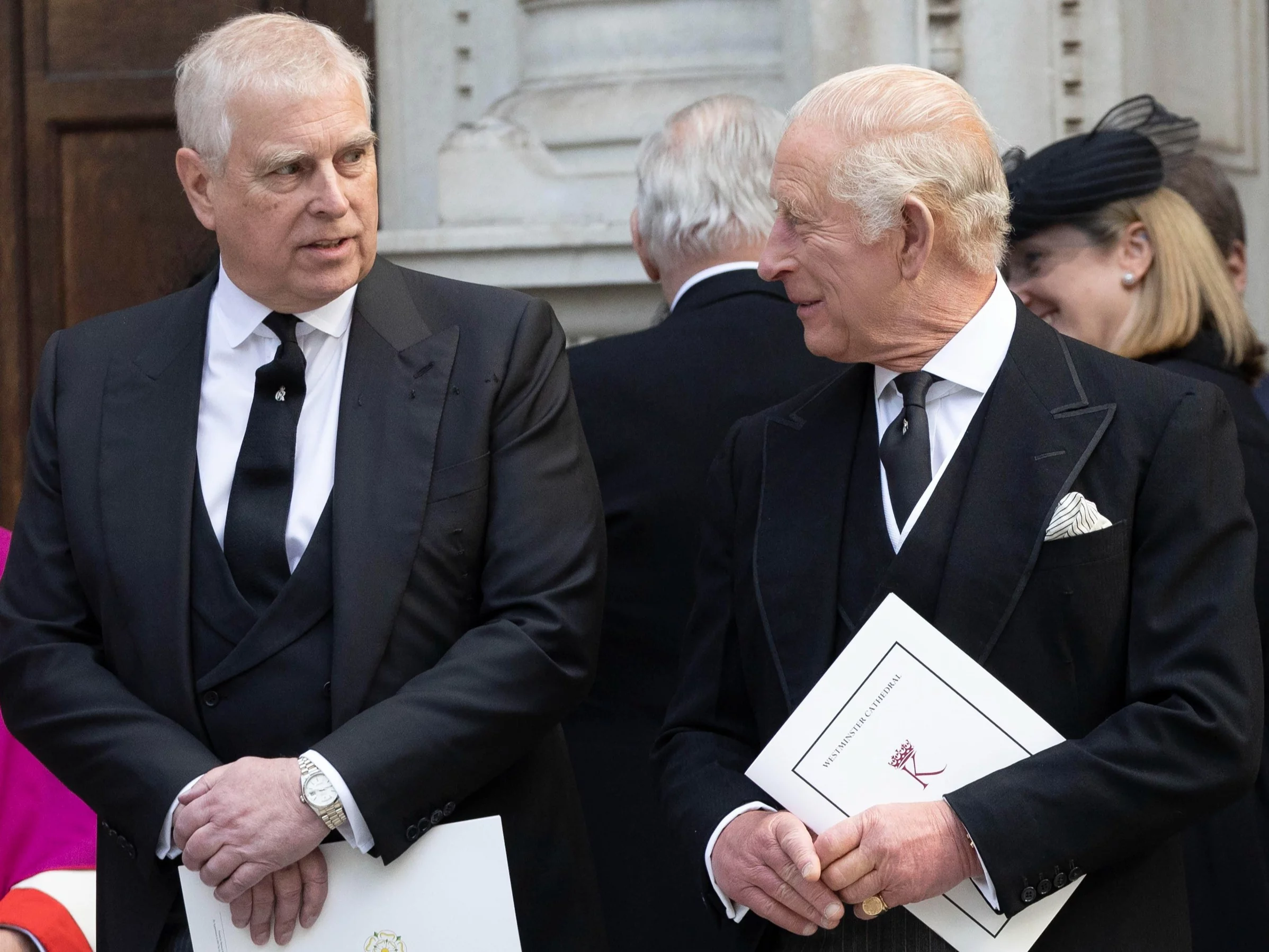 Król Karol wywołany do odpowiedzi. „Jak długo wiedziałeś?”