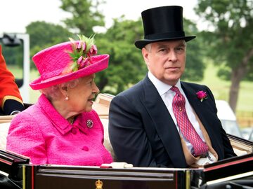 królowa Elżbieta II i książę Andrzej w 2017 roku